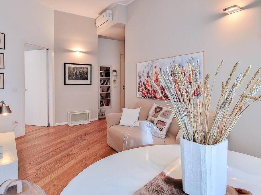 Apartamento Charme On The River - City Center Verona Exterior foto